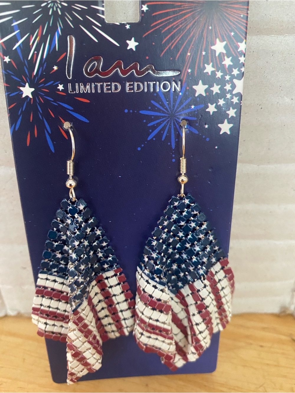 American Flag patriotic mesh Dangle earrings perfect for 4th of July anytime NWT